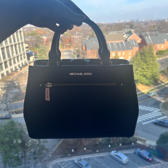 Michael Kors Hailee satchel small in black - Picture 3 of 6